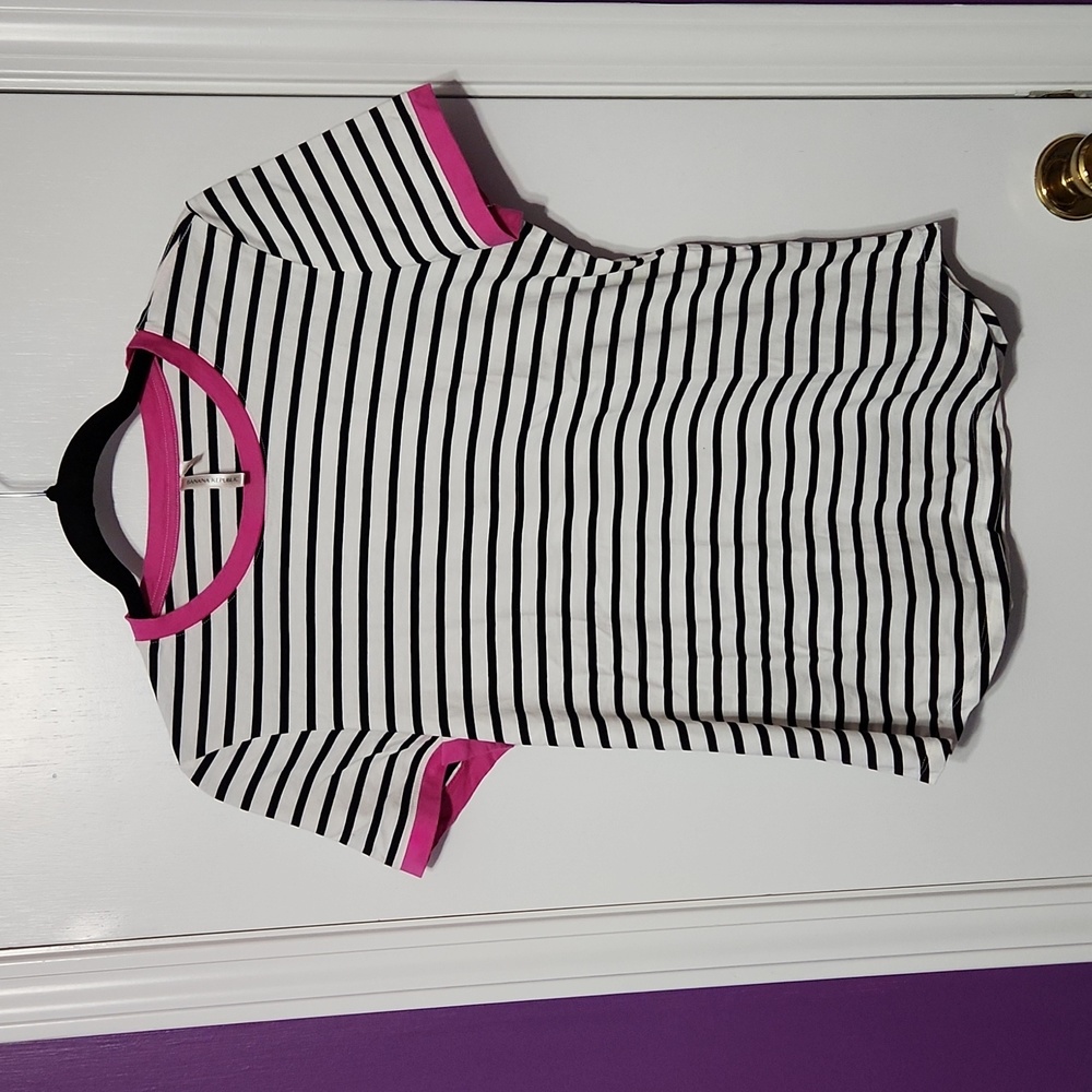 Short sleeved tee